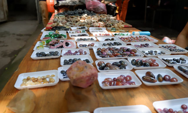 Phiên chợ triệu đô chuyên giao thương các loại đá quý giữa lòng Hà Nội-3