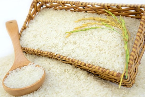 Tại sao nhà giàu không dùng thùng nhựa đựng gạo? Lý do khiến bạn bất ngờ