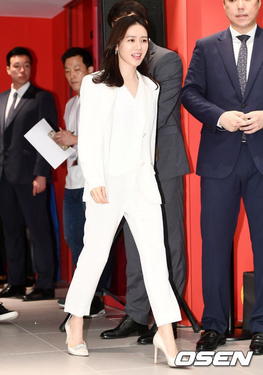 5 mỹ nhân đẹp nhất thế giới ngoài đời ăn mặc thế nào?-4