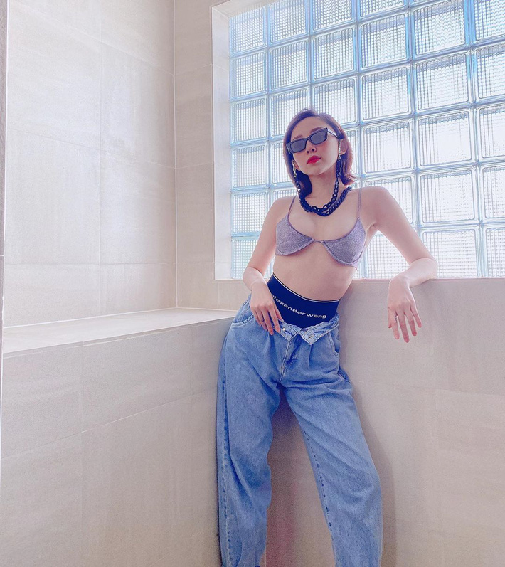 Có một kiểu quần jeans sao Việt phát cuồng” mới đây nhưng Rosé thì đã diện suốt từ năm ngoái mới tài-5