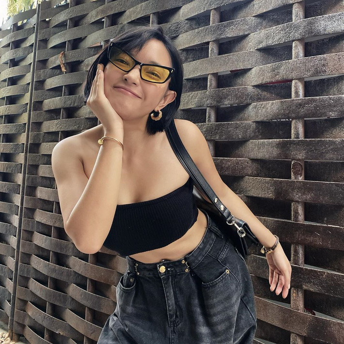 Có một kiểu quần jeans sao Việt phát cuồng” mới đây nhưng Rosé thì đã diện suốt từ năm ngoái mới tài-6