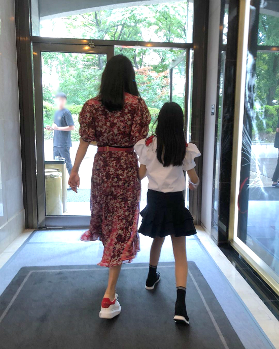 Kim Hee Sun - Người phụ nữ duy nhất tự tin khẳng định đẹp hơn Kim Tae Hee: Từng đau đớn tới mức muốn giải nghệ, bỏ xứ ra đi vì ngoại hình con gái bị miệt thị-10