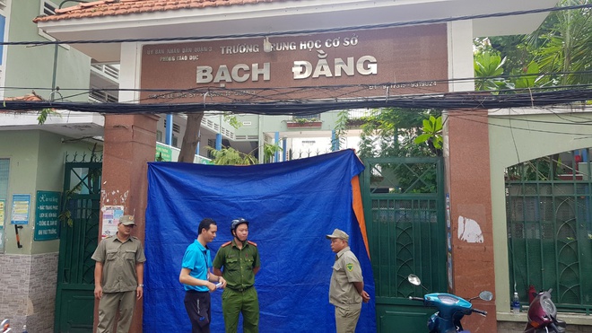 Thi thể học sinh tử nạn do phượng đổ ở TP.HCM được đưa về nhà-2