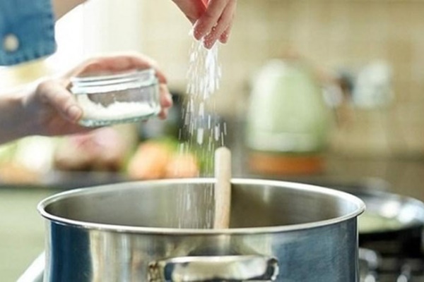 Sát thủ âm thầm đến từ lọ gia vị trong bếp-1