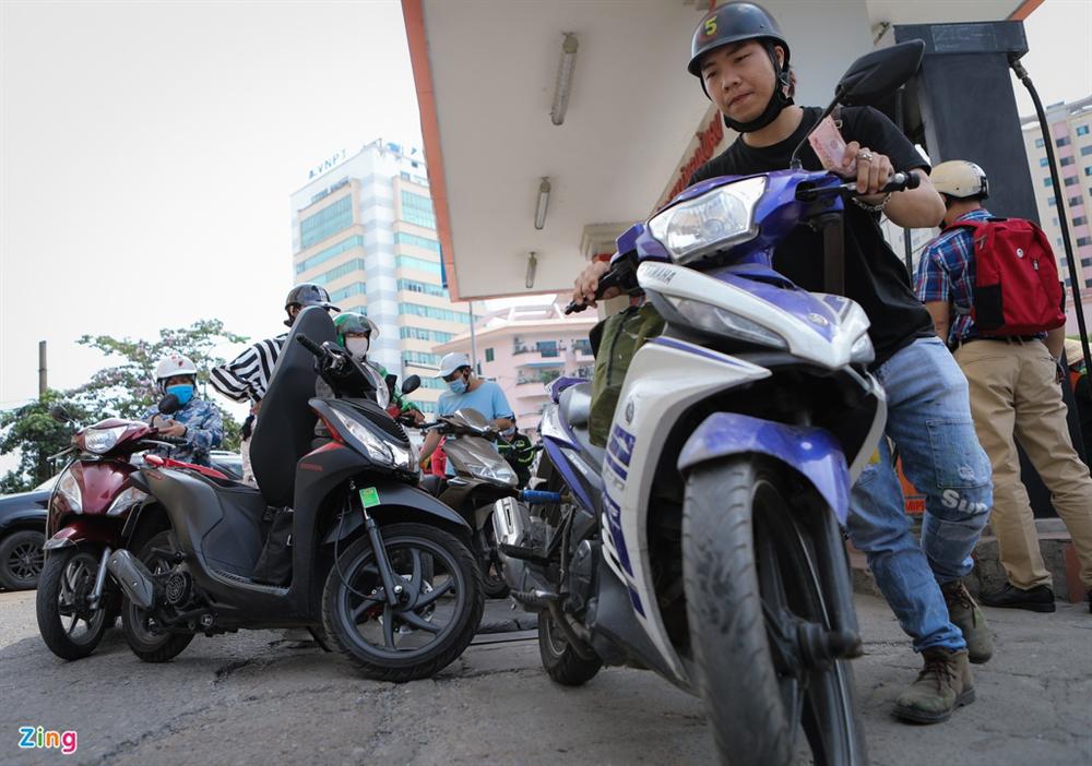 Cửa hàng xăng lo đóng cửa vì không nhập được hàng-2