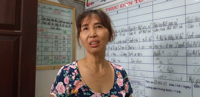 Mẹ bé gái lớp 1 đứng nắng trước cổng trường ở Hải Phòng thừa nhận: Đoạn clip trên mạng xã hội quay 2 mẹ con là thật, vì xót con nên có nói không đúng sự thật-1