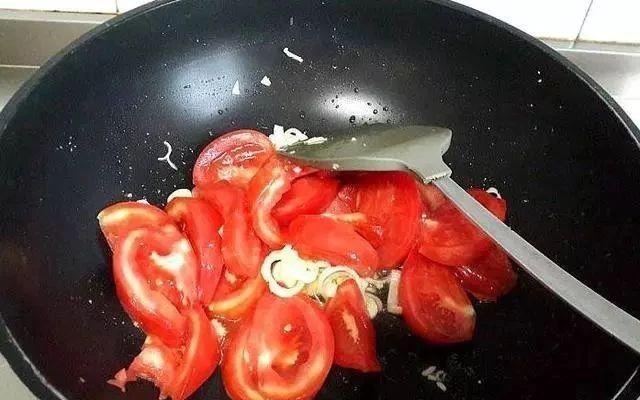 Chưng trứng trong nhiều năm giờ mới biết, trứng và cà chua không thể nấu cùng lúc-2