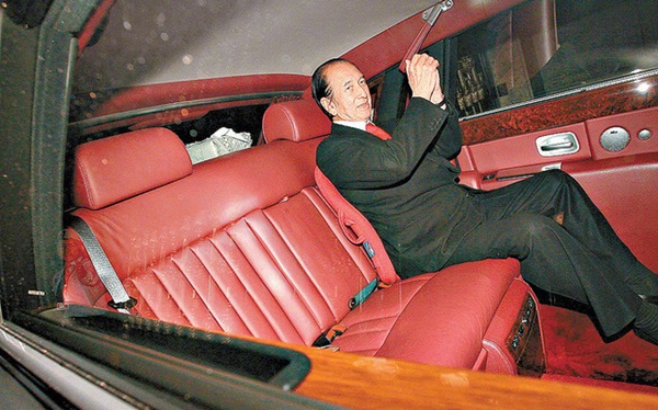 Hậu cung 3 bà vợ, 14 người con và gia sản 1,5 triệu tỷ đồng sau khi trùm sòng bạc Macau 98 tuổi vừa qua đời-4