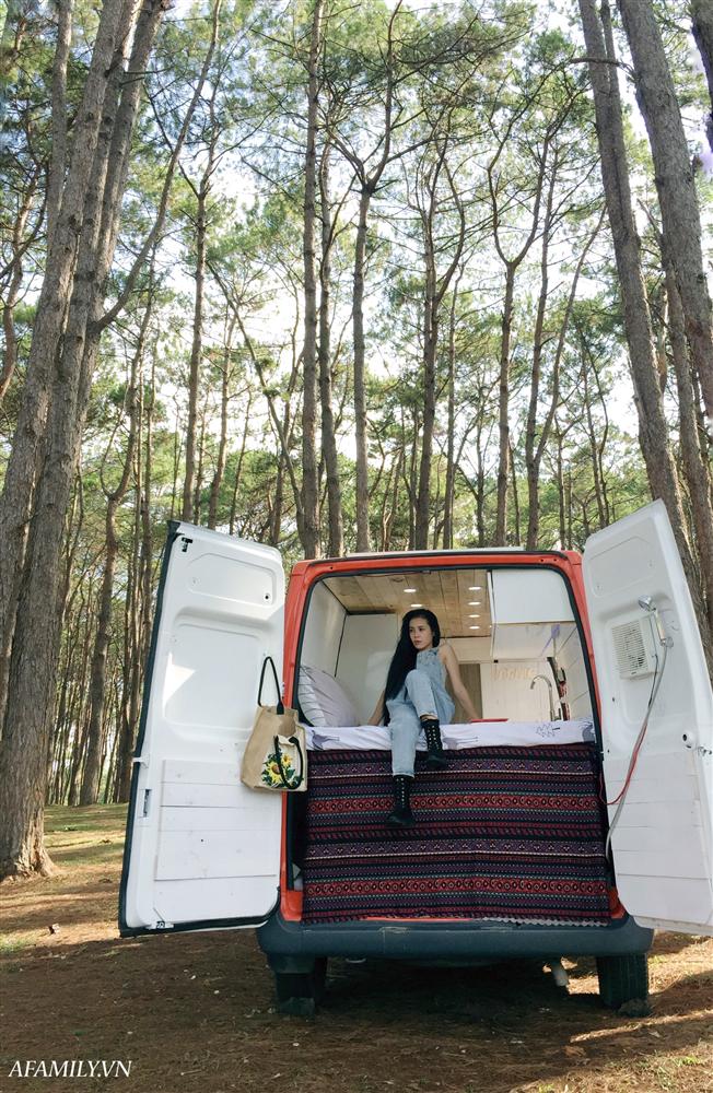 Đôi vợ chồng bỏ 120 triệu đồng mua ô tô cũ về làm thành ngôi nhà di động với đầy đủ bếp núc, phòng ngủ rồi chở con đi du lịch khắp Việt Nam!-10