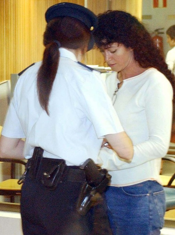 Cuộc đời của nữ sát thủ khét tiếng máu lạnh: Đam mê ám sát, giết hại 23 người và lĩnh án tù lên tới... 2000 năm-3