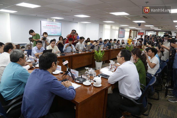 Họp báo vụ cây đổ tại TP.HCM: 18 học sinh thương vong, thầy Hiệu trưởng nhận trách nhiệm chính về vụ việc-4