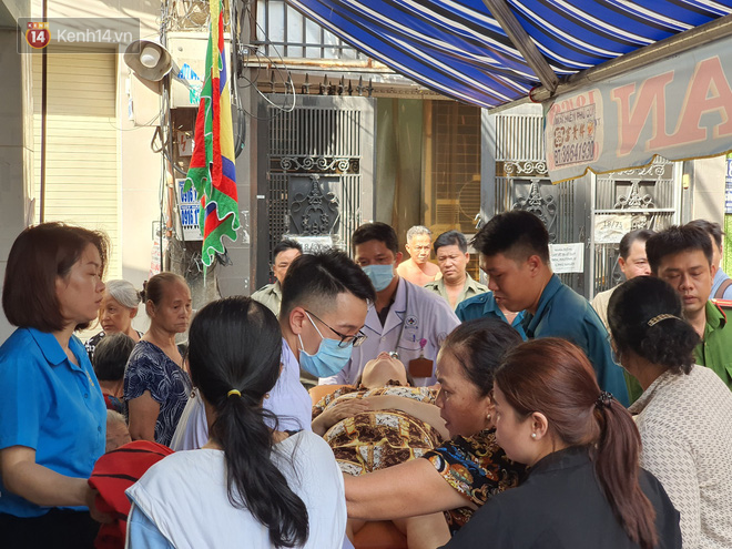 Quặn lòng đám tang của bé trai lớp 6 bị cây đè tử vong, người mẹ ngã quỵ được đưa vào lại bệnh viện vì sức khỏe rất yếu-3