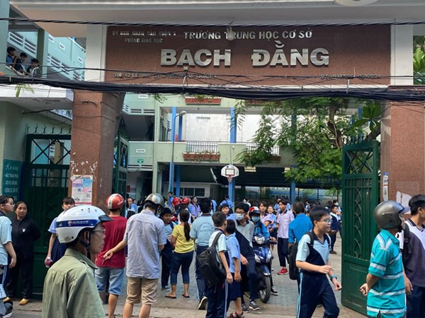 Xót xa hoàn cảnh nam sinh lớp 6 tử vong do bị cây phượng đè: Gia đình thuộc hộ cận nghèo của quận, mẹ mới sinh em được 3 ngày-4