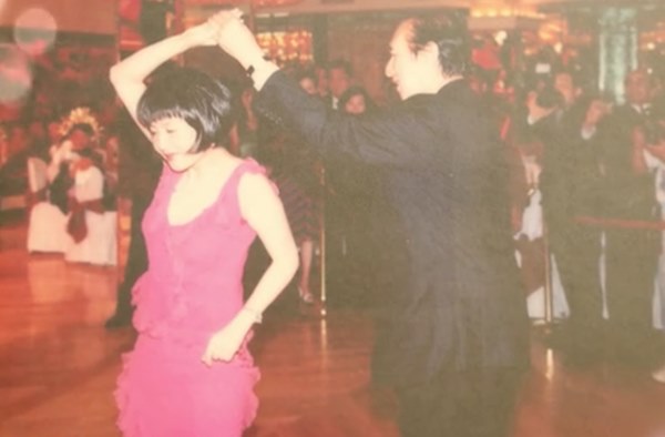 Bà Tư đặc biệt của trùm sòng bạc Hà Hồng Sân: Vũ công đổi đời nhờ lọt vào mắt xanh tỷ phú, dùng lời nói cũng đủ dập tắt sóng gió gia tộc-3