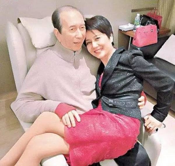 Bà Tư đặc biệt của trùm sòng bạc Hà Hồng Sân: Vũ công đổi đời nhờ lọt vào mắt xanh tỷ phú, dùng lời nói cũng đủ dập tắt sóng gió gia tộc-5