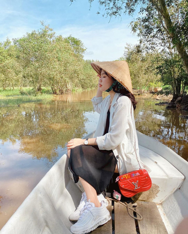 Lần đầu sánh đôi với Quang Hải dự sự kiện, Huỳnh Anh liền diện luôn túi 85 triệu đắt nhất từ trước tới nay-5