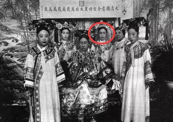 Ai từng nhận xét nữ nhân nhà Thanh xấu xí thì đó là vì chưa bao giờ xem ảnh của nữ quan thân cận với Từ Hi Thái Hậu-3