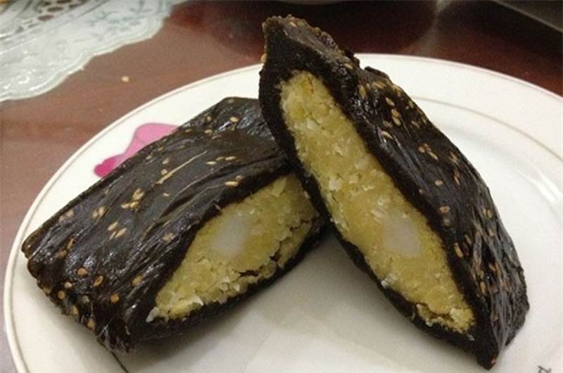 Đi đường ở Nhật tiện tay hái nắm lá, cô gái chế ngay được món bánh nức tiếng quê nhà khiến mọi người tới tấp hỏi công thức-1