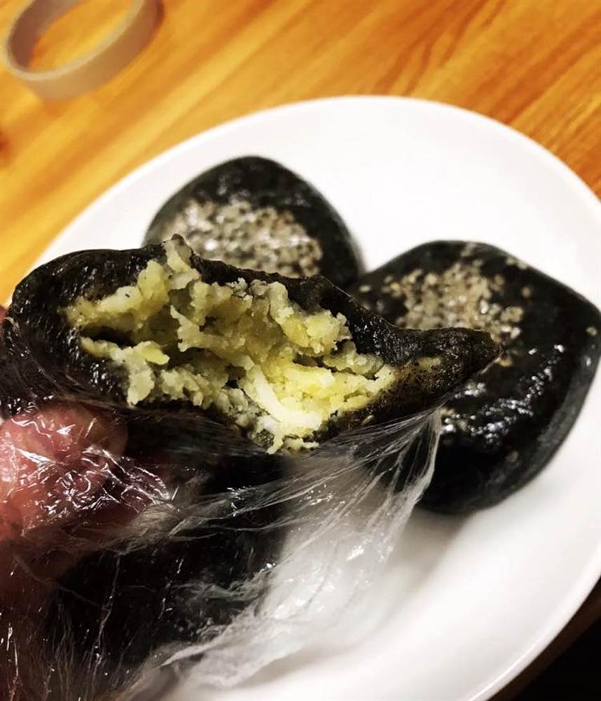 Đi đường ở Nhật tiện tay hái nắm lá, cô gái chế ngay được món bánh nức tiếng quê nhà khiến mọi người tới tấp hỏi công thức-6