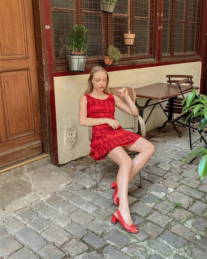 4 mẫu giày dép mùa Hè được lòng phụ nữ Pháp nhất vì diện thế nào cũng tinh tế và đẹp xinh khỏi nghĩ-5