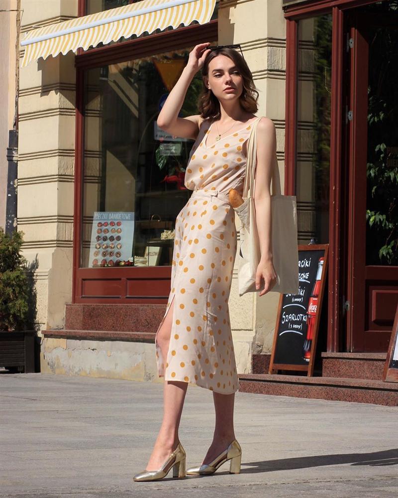 4 mẫu giày dép mùa Hè được lòng phụ nữ Pháp nhất vì diện thế nào cũng tinh tế và đẹp xinh khỏi nghĩ-6