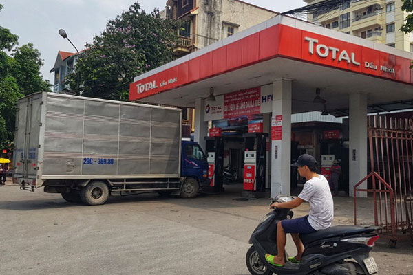 Dừng bán xăng lý do khó đỡ: Đứt dây curoa, đóng cửa đi chợ, có đám ma-2