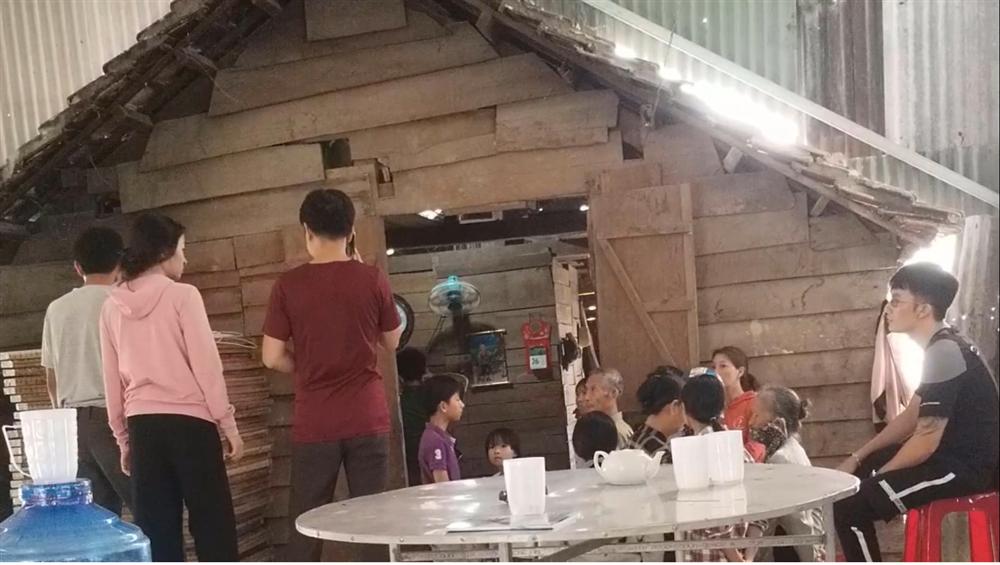 Lâm Đồng: Một học sinh lớp 4 chết trong tư thế treo cổ-3