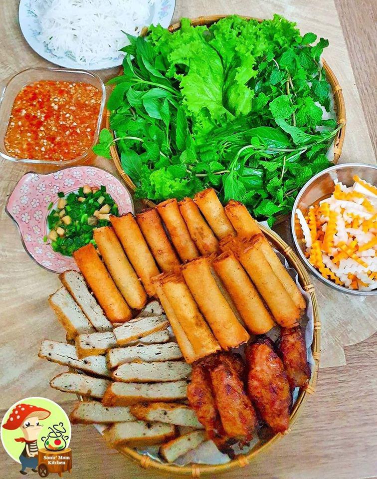 Chỉ nấu cơm 2 bữa/tuần, lại thích bày món ăn lên mẹt, 9X khiến chồng tăng cân đều mỗi tháng-12