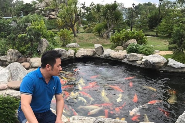 Ca sĩ Bằng Kiều khoe hoa quả thu hoạch trong vườn nhà, nhìn là mê-18