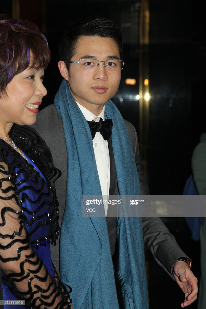 Con trai vua sòng bạc Macau: Sống kín tiếng nhưng hẹn hò với toàn mỹ nhân nóng bỏng-4