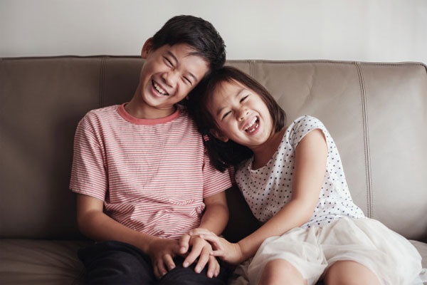 Con gái 10 tuổi chạy ra ban công đòi tự tử chỉ vì cãi nhau với chị gái: Không ít cha mẹ đã mắc lỗi nghiêm trọng này khi dạy con-3