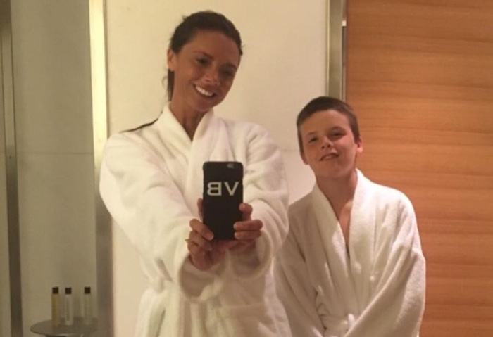 Bà xã có lần hiếm hoi cười tươi rói trên MXH, David Beckham liền đưa ra lời bình luận nhận về cơn bão thả tim của dân mạng-1