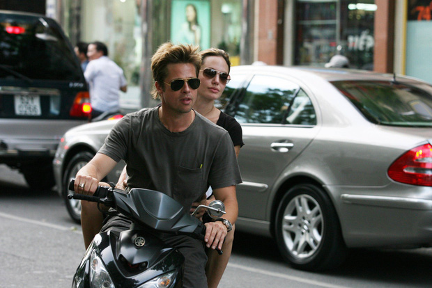 Netizen xôn xao vì ảnh Angelina Jolie - Brad Pitt vi vu ở TP.HCM 14 năm trước, choáng trước nhan sắc cặp đôi ngoài đời-4