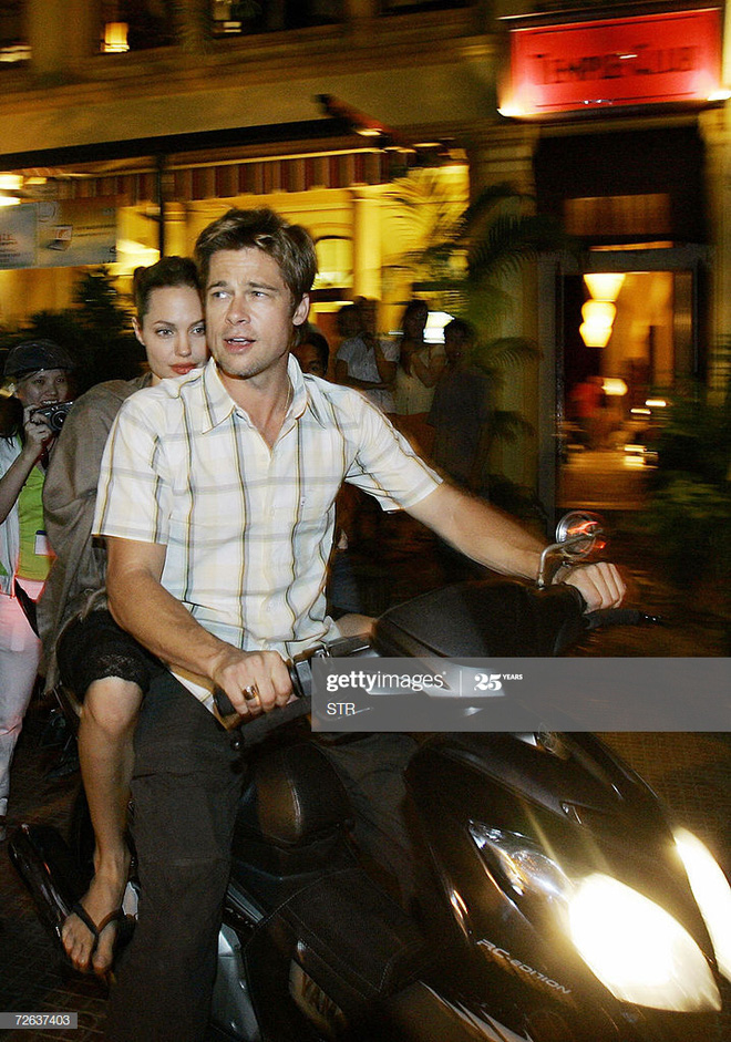 Netizen xôn xao vì ảnh Angelina Jolie - Brad Pitt vi vu ở TP.HCM 14 năm trước, choáng trước nhan sắc cặp đôi ngoài đời-7