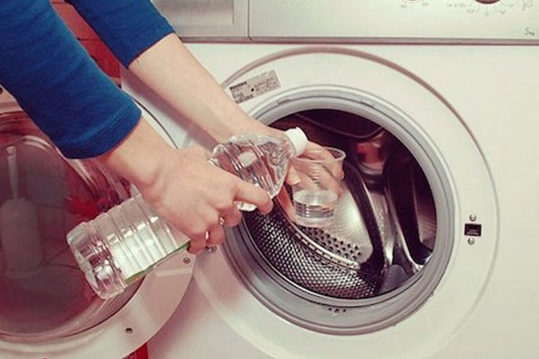Mẹo vệ sinh máy giặt loại bỏ bám bẩn gây bệnh bằng nguyên liệu rẻ tiền trong nhà bếp-1