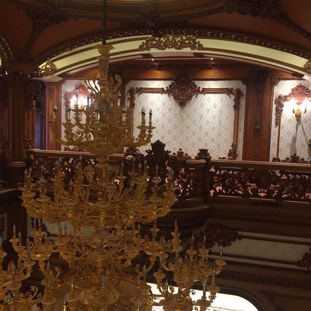 Chủ nhân tòa lâu đài có hẳn sân đỗ trực thăng ở Thái Bình là ai?-10