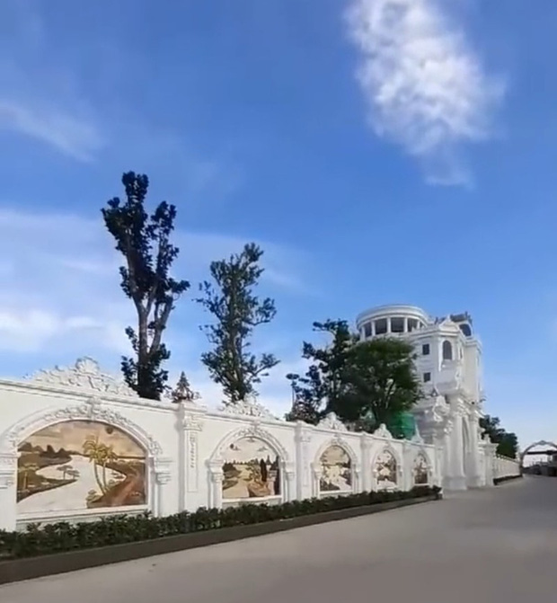 Chủ nhân tòa lâu đài có hẳn sân đỗ trực thăng ở Thái Bình là ai?-6