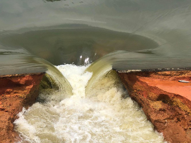 Phú Thọ vỡ đập thủy lợi, khẩn cấp di dời các hộ dân-1