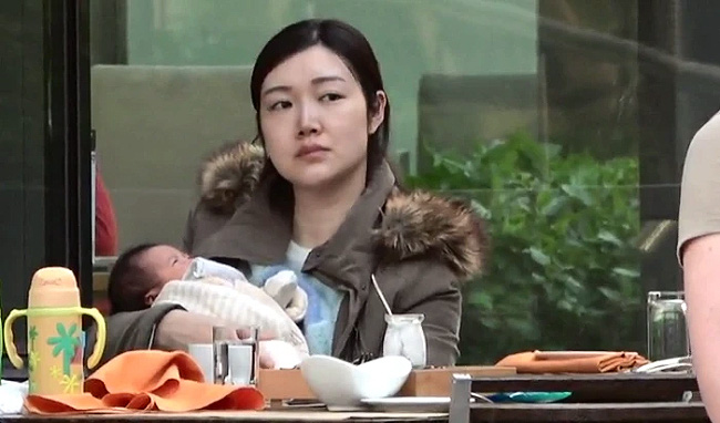 Hoa hậu nổi tiếng là kẻ đào mỏ và cuộc sống bình dân khó tin-13