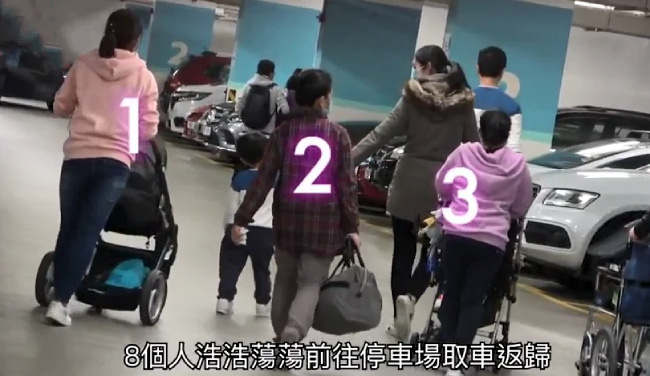 Hoa hậu nổi tiếng là kẻ đào mỏ và cuộc sống bình dân khó tin-14