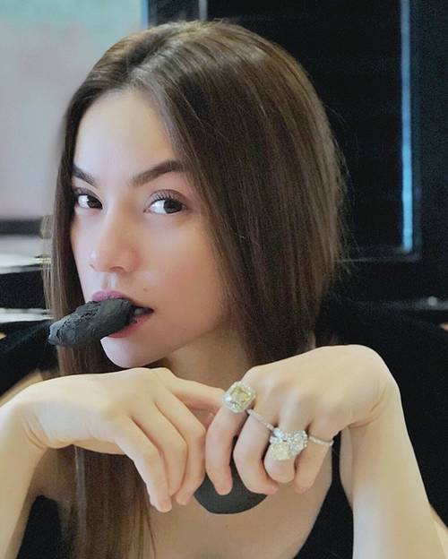 Hồ Ngọc Hà cất hết trang sức hàng hiệu, giờ đây chỉ nâng niu mỗi món phụ kiện này-2