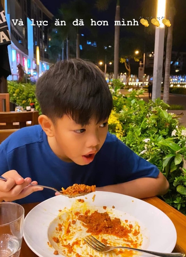 Hồ Ngọc Hà chia sẻ hình ảnh cũ của con trai Subeo với mong ước cứ mãi được ôm con vào lòng-3