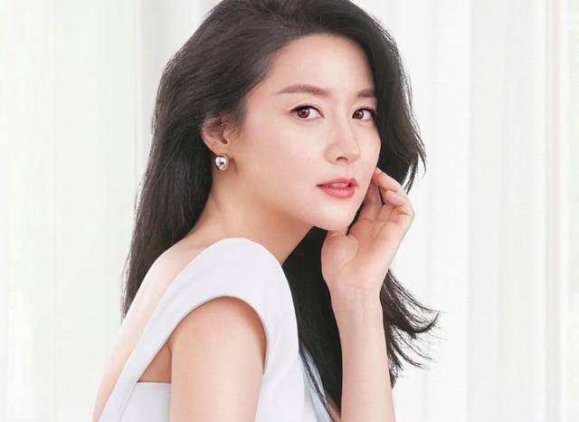 Nàng Dae Jang Geum ở tuổi U50: Trẻ đẹp khó tin và cuộc hôn nhân kín tiếng bên đại gia lớn tuổi-12