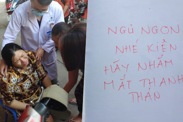 Trời lất phất mưa trong buổi đến trường cuối cùng của cậu học sinh lớp 6, hàng trăm người xót xa tiễn em về cõi vĩnh hằng-21