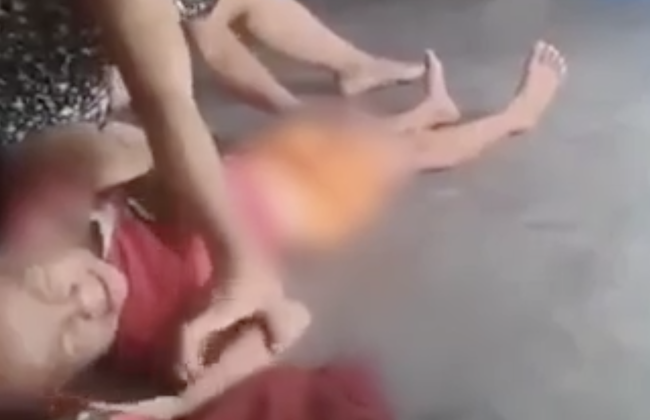 Vụ người phụ nữ bóp cổ, đạp liên tiếp vào người bé trai ở Bình Dương: Công an vào cuộc-1