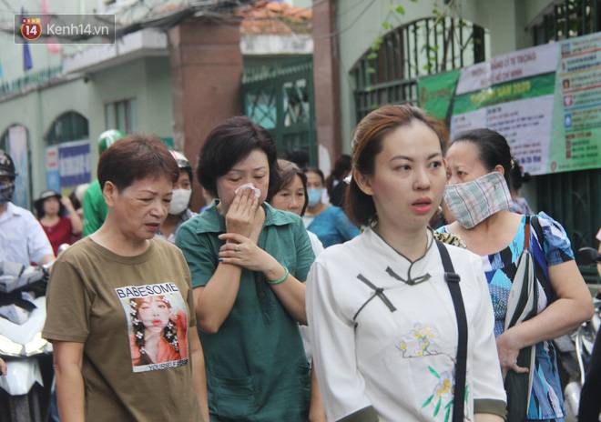 Trời lất phất mưa trong buổi đến trường cuối cùng của cậu học sinh lớp 6, hàng trăm người xót xa tiễn em về cõi vĩnh hằng-14