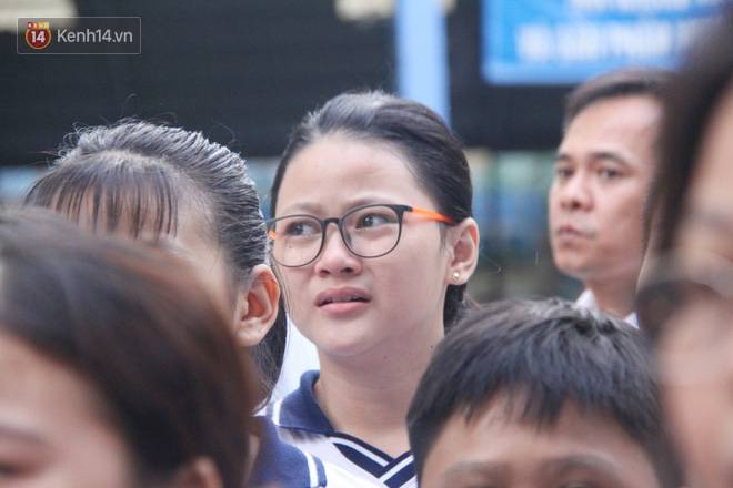 Trời lất phất mưa trong buổi đến trường cuối cùng của cậu học sinh lớp 6, hàng trăm người xót xa tiễn em về cõi vĩnh hằng-16