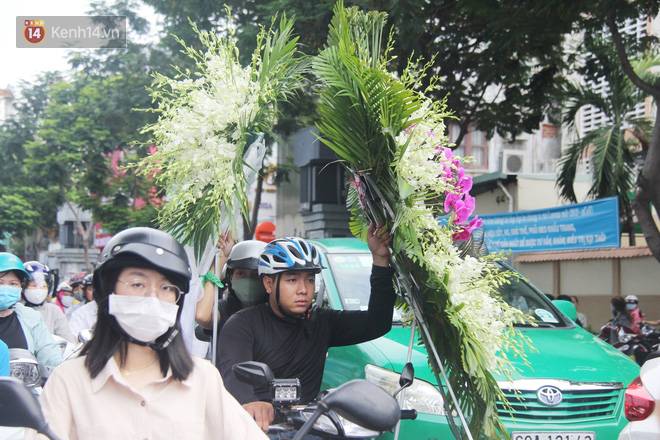 Trời lất phất mưa trong buổi đến trường cuối cùng của cậu học sinh lớp 6, hàng trăm người xót xa tiễn em về cõi vĩnh hằng-19