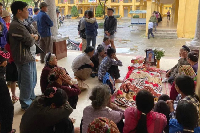 Giật mình với hàng loạt tai nạn học đường xuất phát từ những hiểm họa hiện hữu ngay trong trường lớp-2