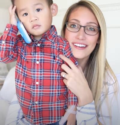 Nhận nuôi em bé tự kỷ, kiếm bộn tiền nhờ đứa trẻ rồi đẩy cho người khác nuôi, cặp vợ chồng YouTuber khiến cư dân mạng phẫn nộ tột cùng-1